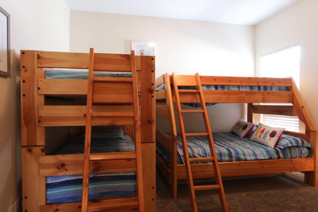 Holiday home Amazing 4 Bedroom Vacation In The Villages Of Crystal Lakes *