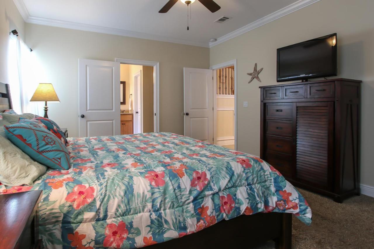 Holiday home Amazing 4 Bedroom Vacation In The Villages Of Crystal Lakes Destin