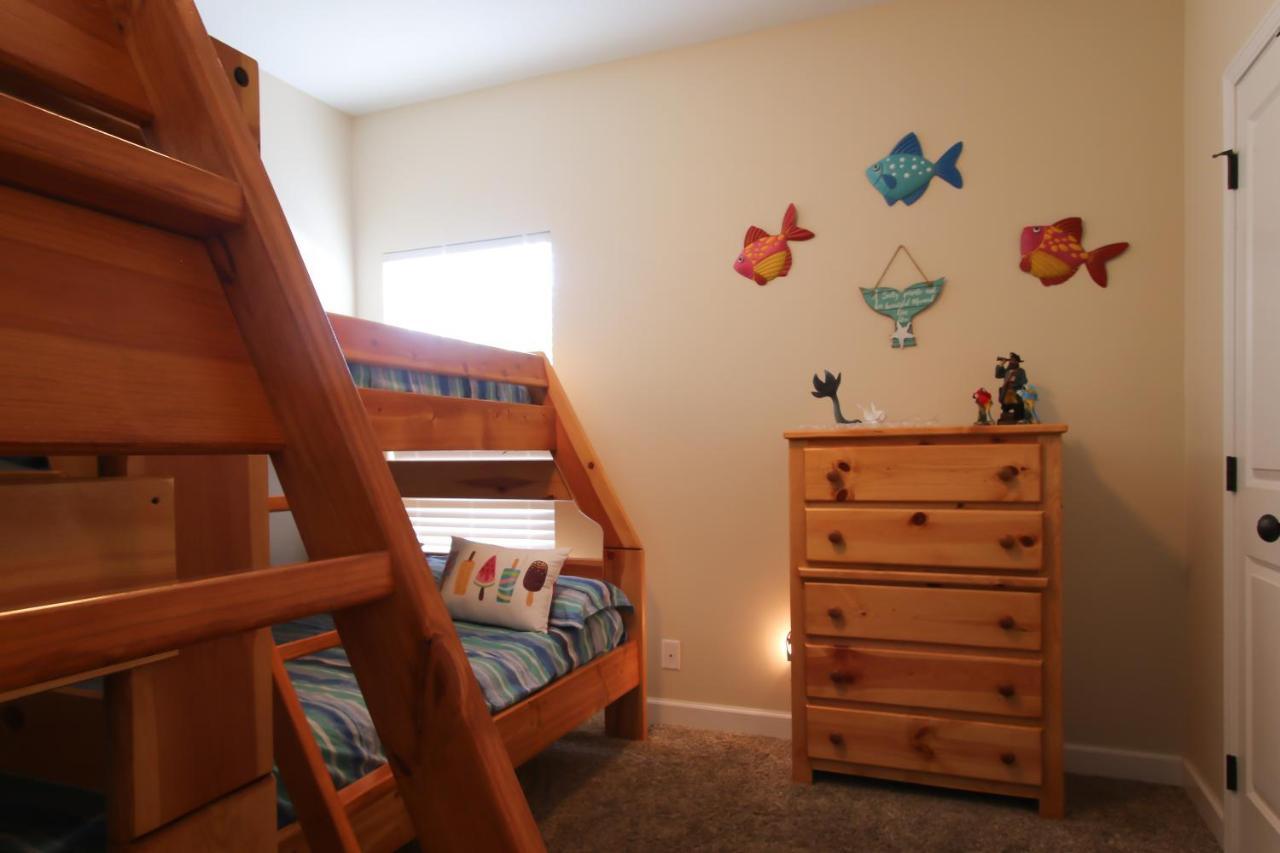 Amazing 4 Bedroom Vacation In The Villages Of Crystal Lakes
