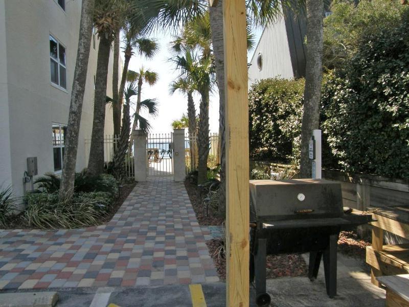 Club #102 Apartment