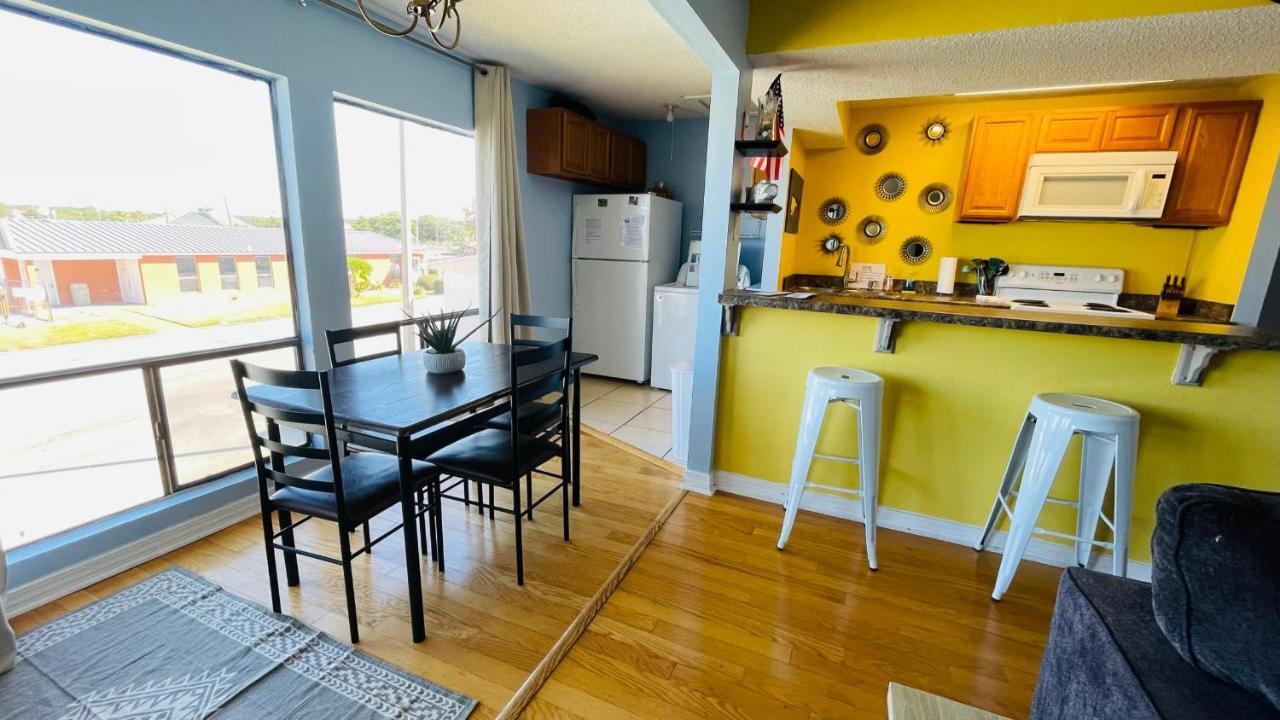 Cute Budget Friendly 2b 1b In The Heart Of Apartment