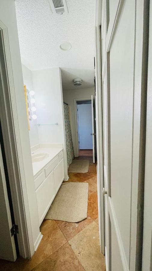 Cute Budget Friendly 2b 1b In The Heart Of