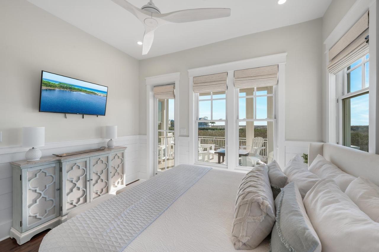 Pelican Pointe At Pointe *