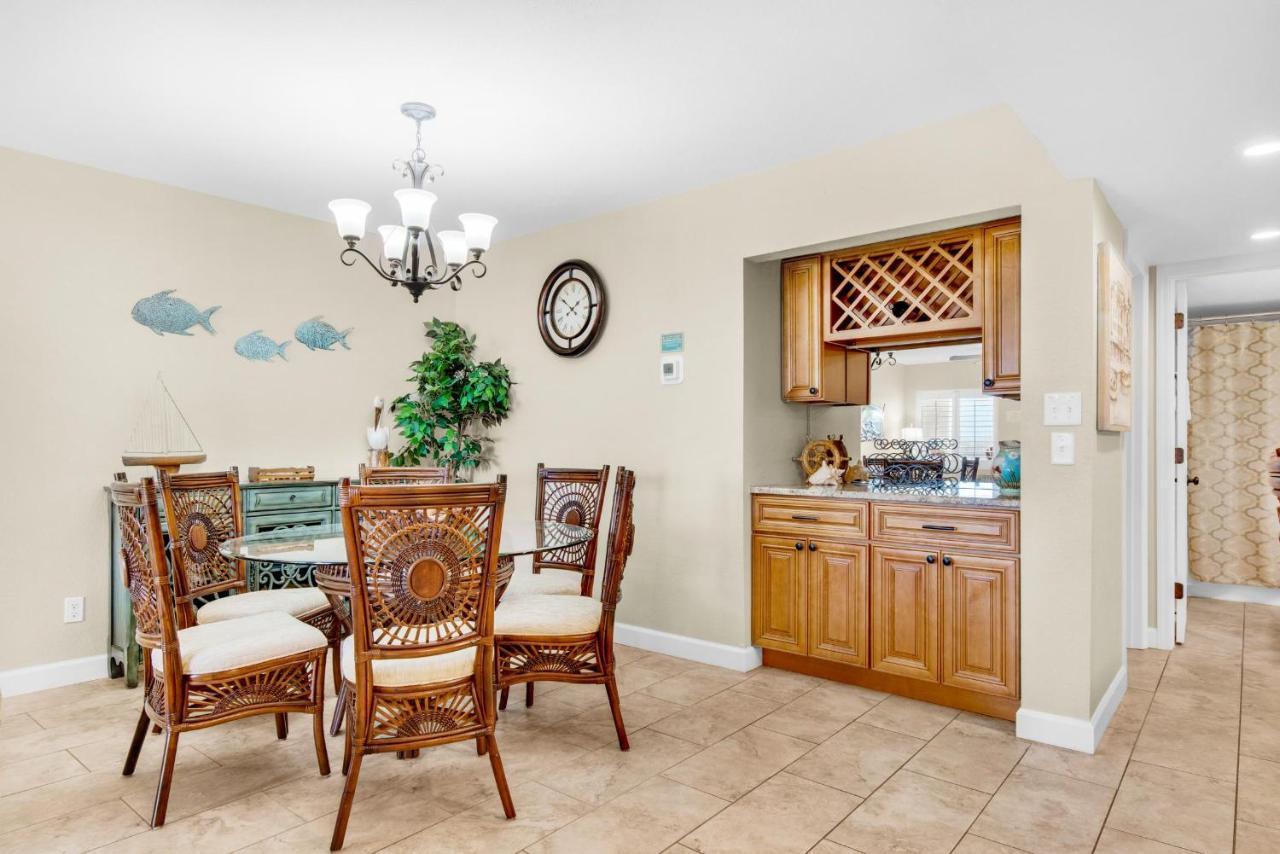 Holiday Surf And Racquet Club 101 Apartment
