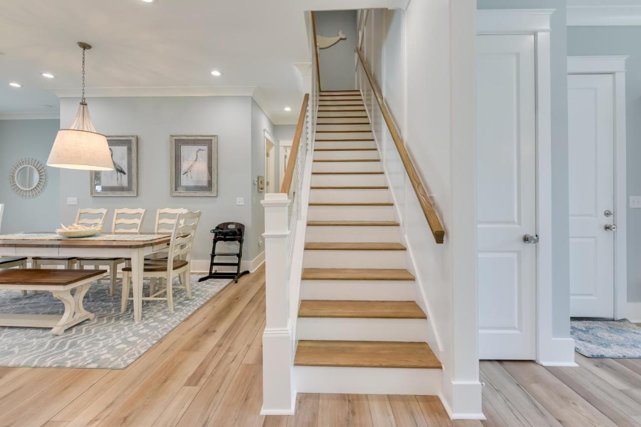Holiday home Miramar Retreat With Pool Access And Fireplace! Destin