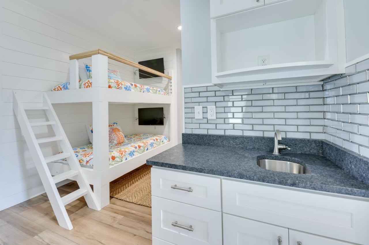 Miramar Retreat With Pool Access And Fireplace! Holiday home