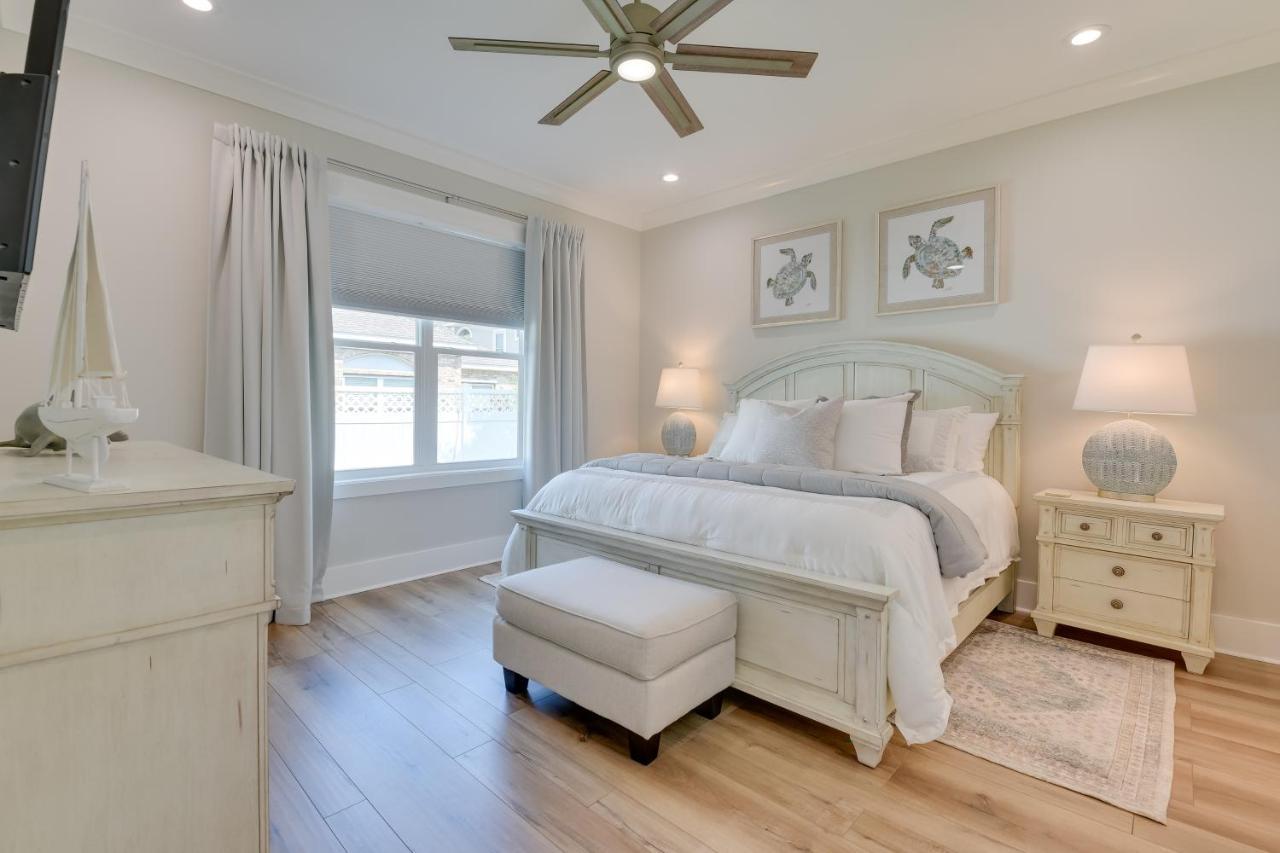 Miramar Retreat With Pool Access And Fireplace! Holiday home Destin