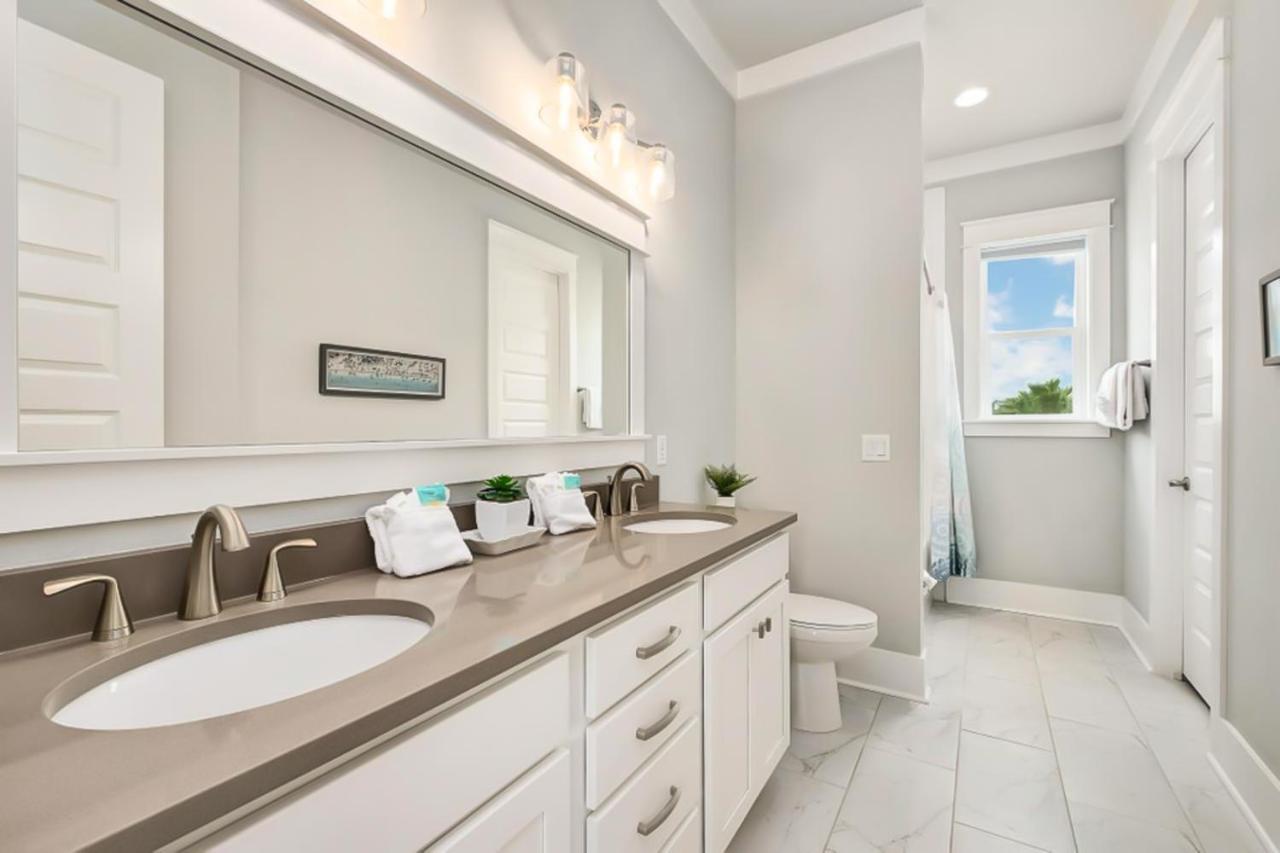 Grand Tran Chateau * Destin