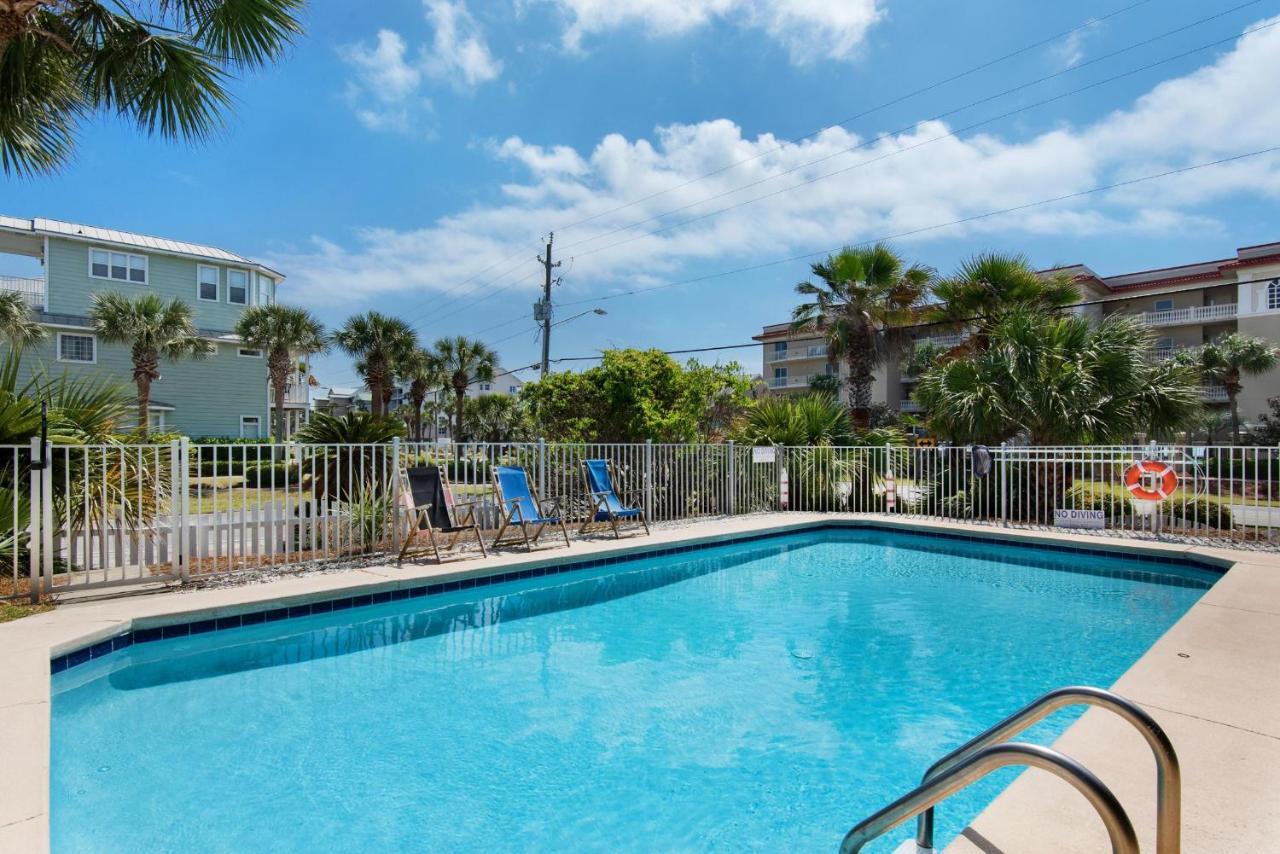 A Vip Hideaway * Destin