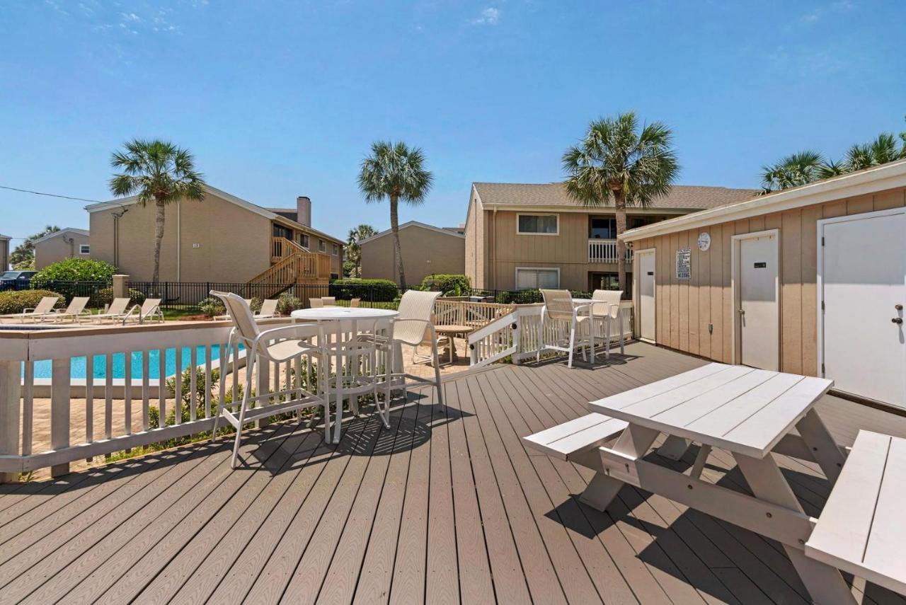 Chateau La 16e Holiday home *