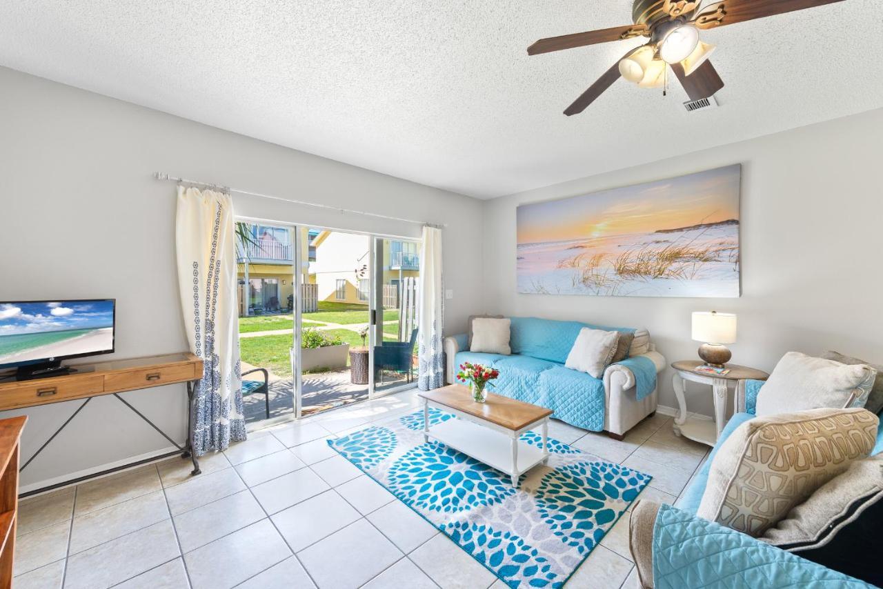 House 5min Walk To Beach, Pool, Close To Shops And Activities