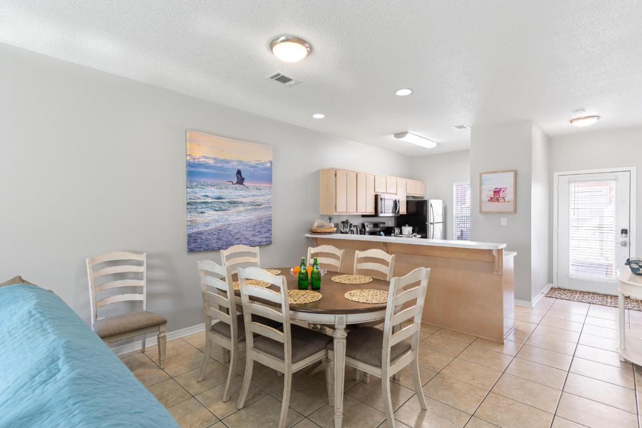 House 5min Walk To Beach, Pool, Close To Shops And Activities * Destin