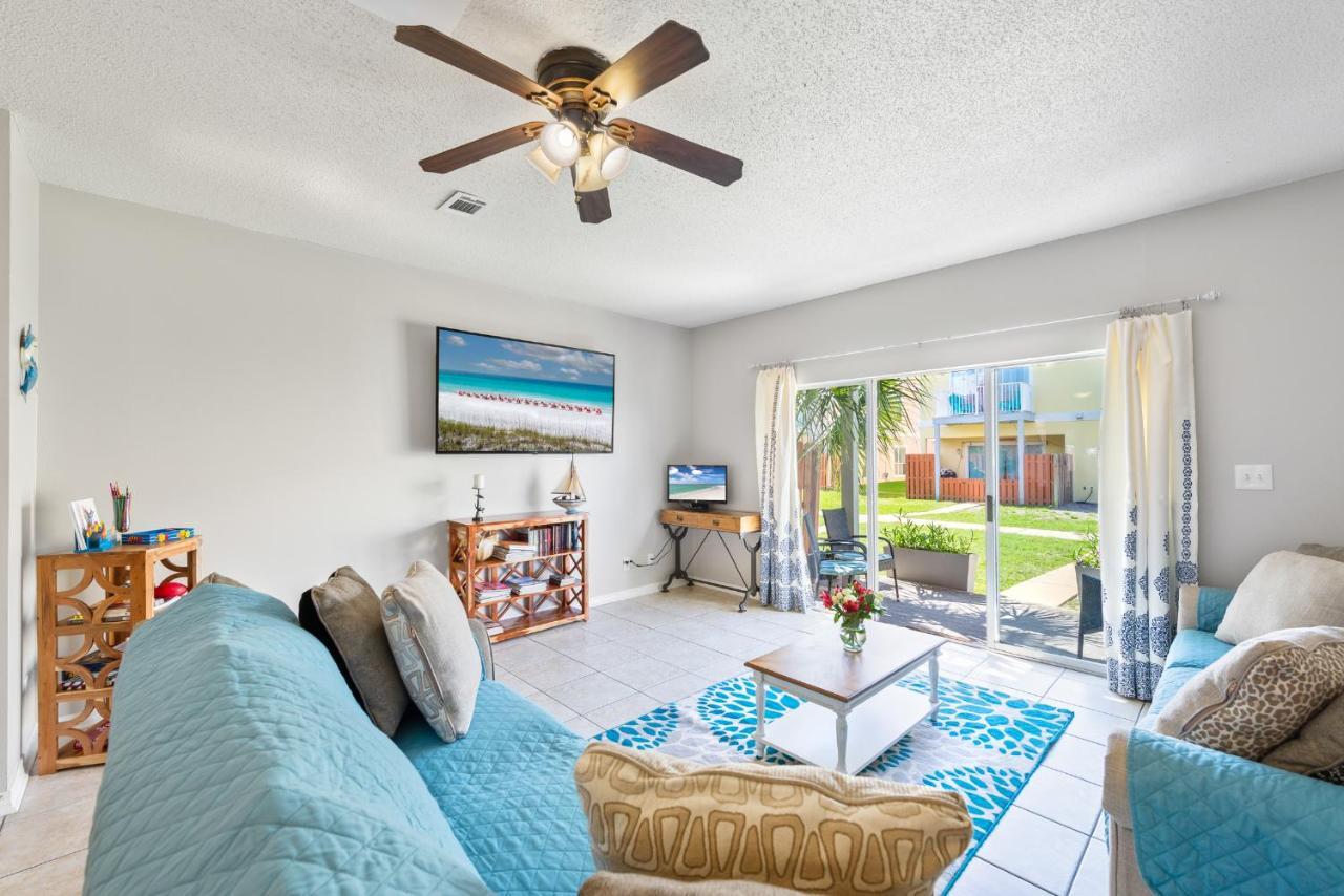 House 5min Walk To Beach, Pool, Close To Shops And Activities *