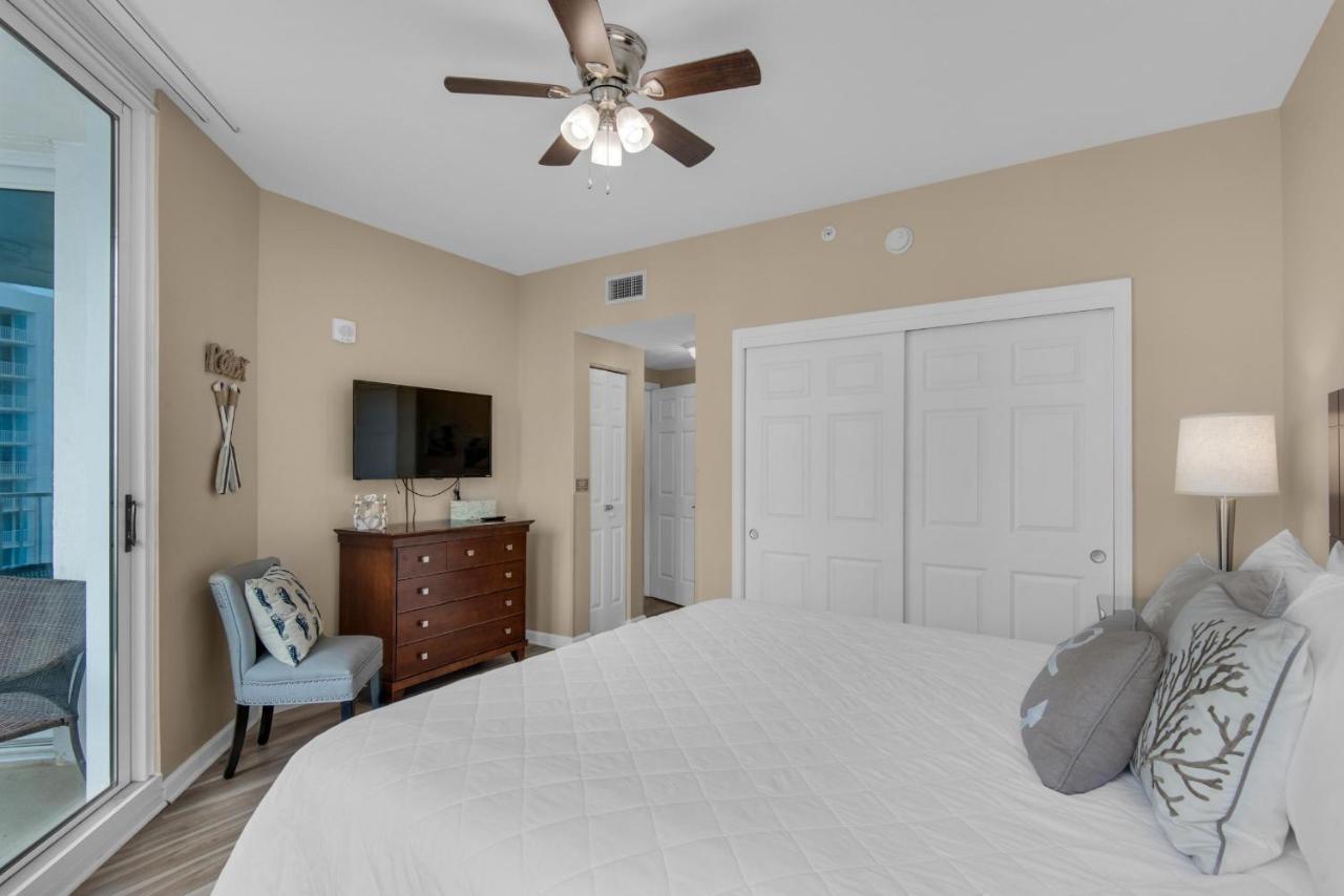 Apartment Palms #1813 Jr. 2br *
