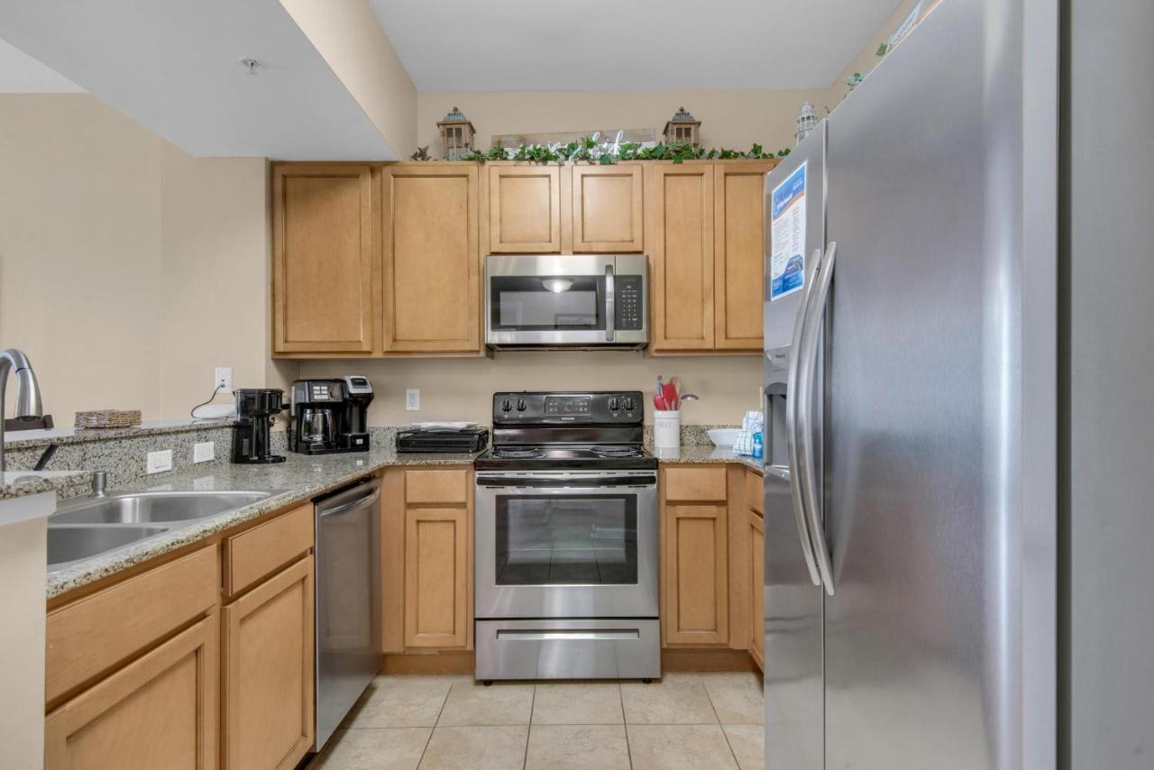 Palms #1813 Jr. 2br