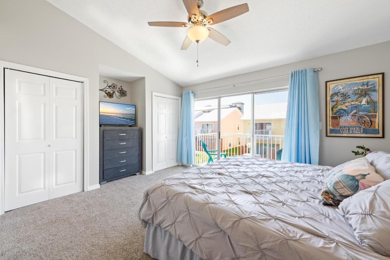 House 5min Walk To Beach, Pool, Close To Shops And Activities *