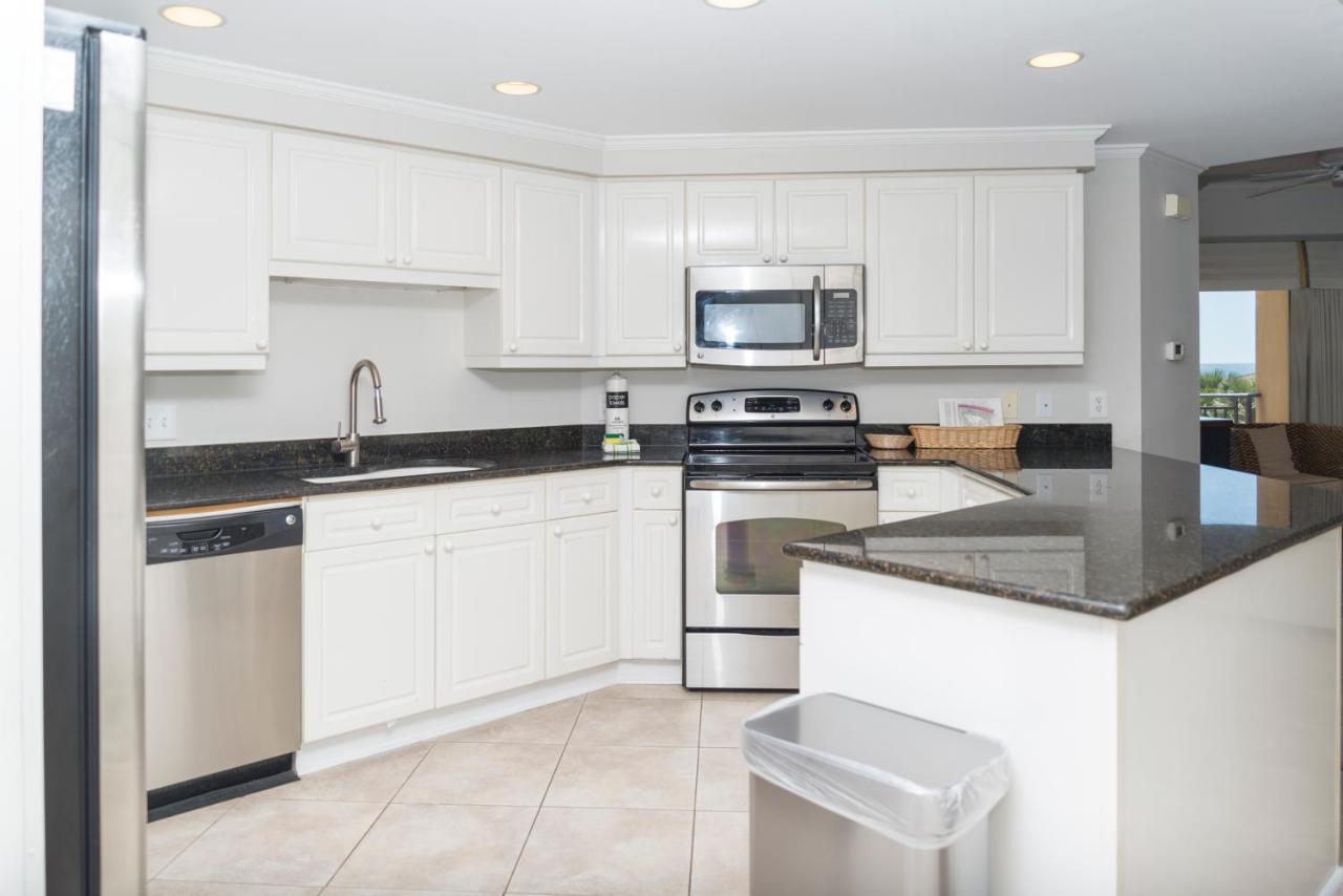 Golf Cart. Remodeled Condo! Westwinds 4727 Gulf Front. Larger Floorplan!! Wonderful Pool Holiday home Destin