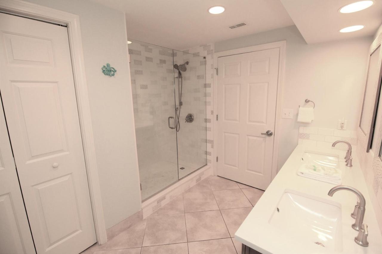 Golf Cart. Remodeled Condo! Westwinds 4727 Gulf Front. Larger Floorplan!! Wonderful Pool Destin