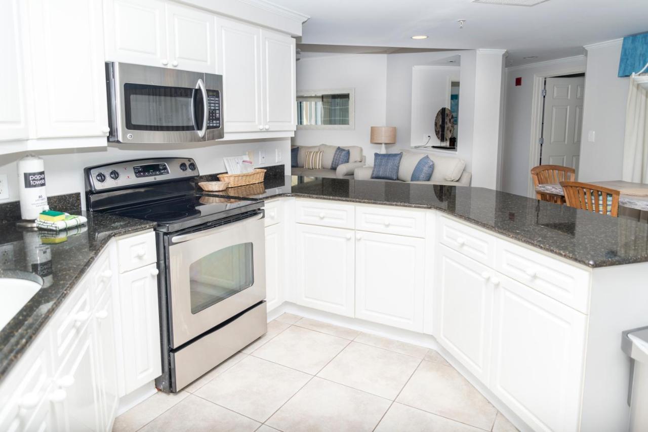 Golf Cart. Remodeled Condo! Westwinds 4727 Gulf Front. Larger Floorplan!! Wonderful Pool * Destin