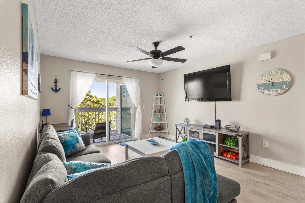 Seaside Serenity Near With Pool, Gym, Balcony * Destin
