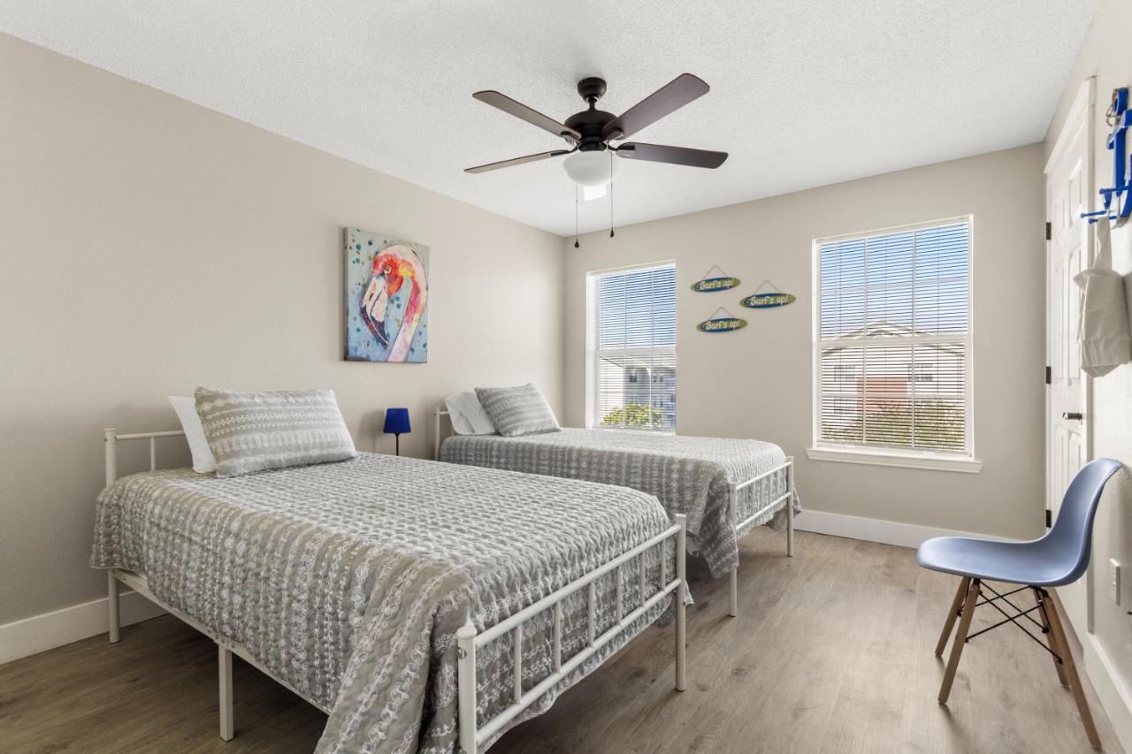 Seaside Serenity Near With Pool, Gym, Balcony * Destin