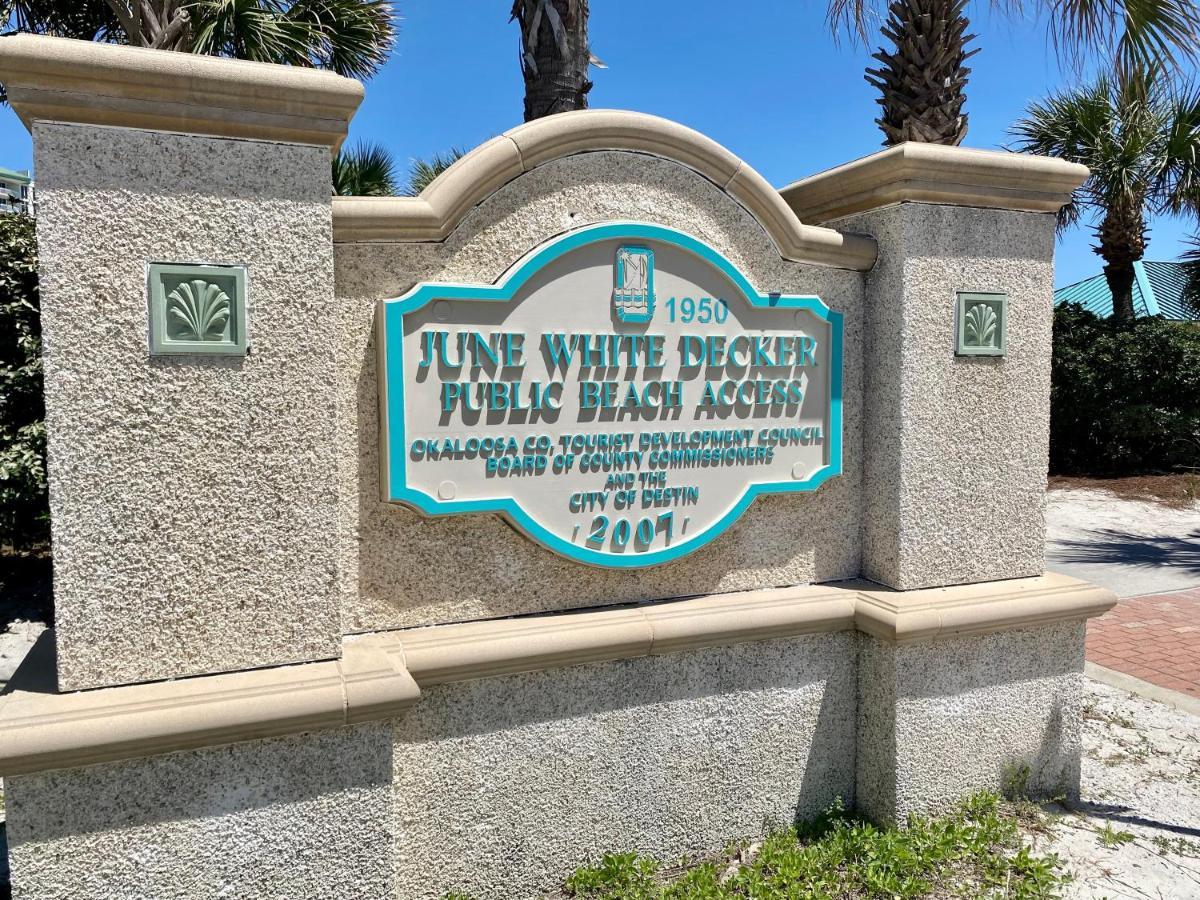 Seaside Serenity Near With Pool, Gym, Balcony * Destin