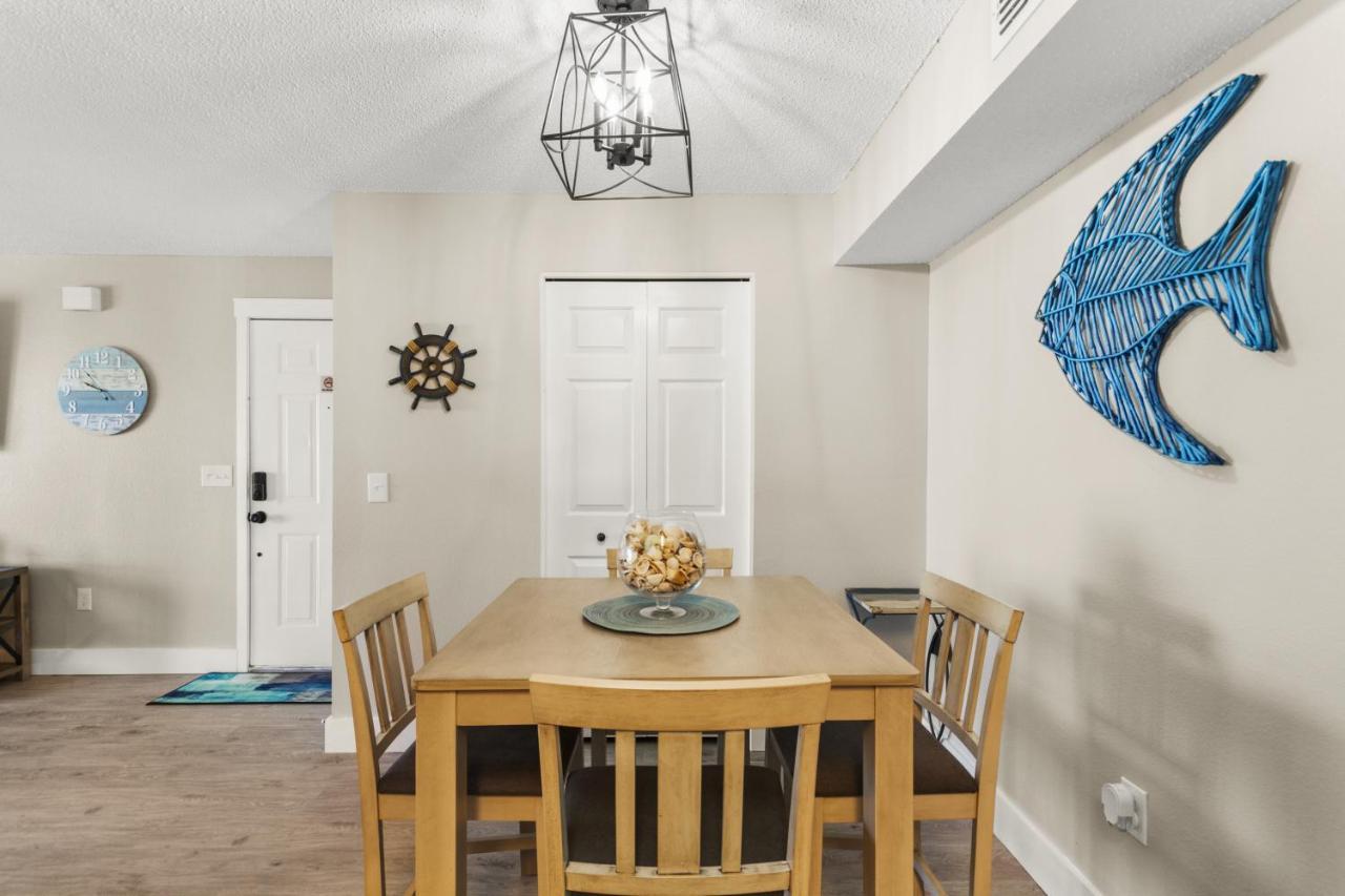 Seaside Serenity Near With Pool, Gym, Balcony * Destin