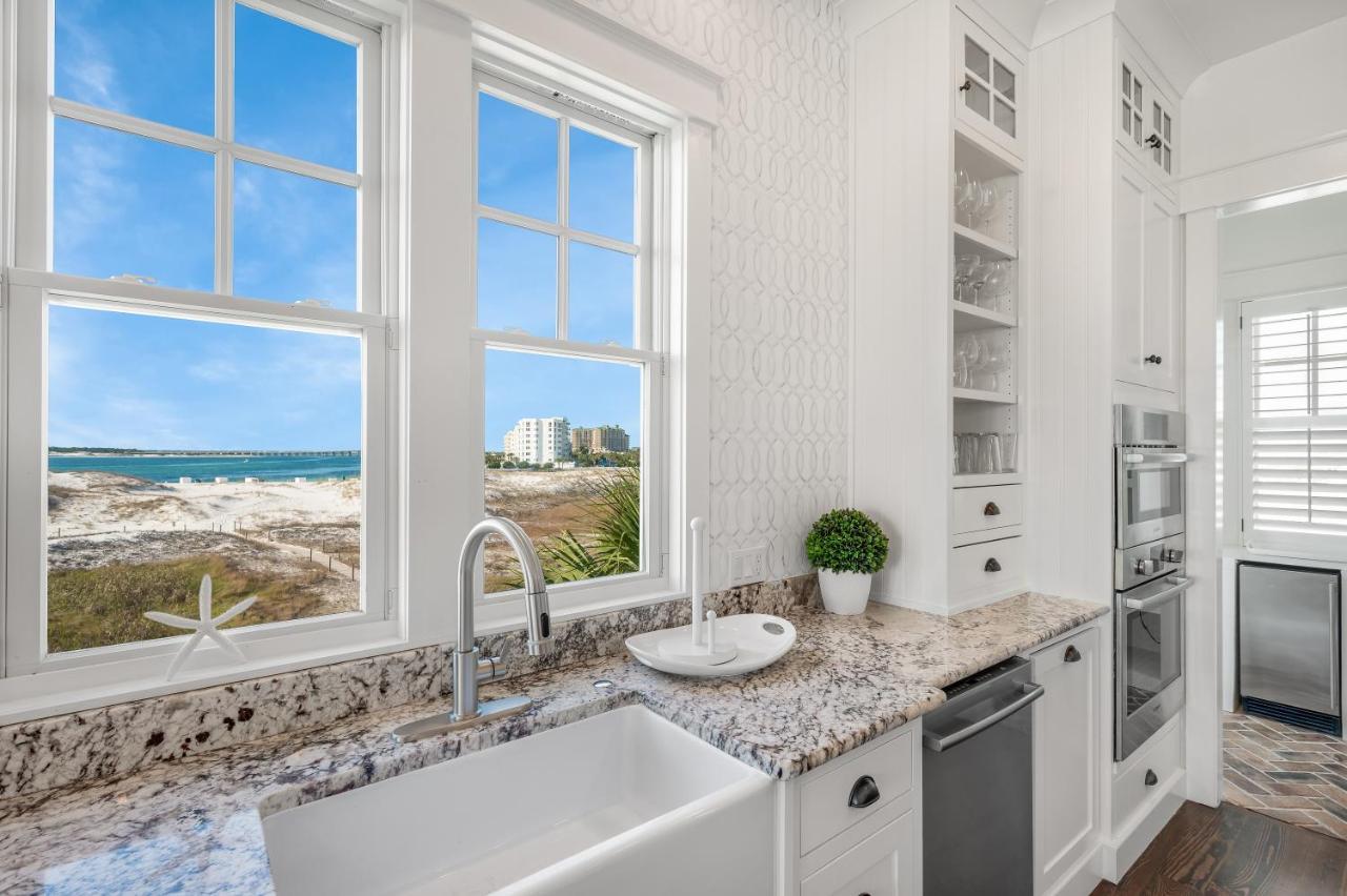 Pelican Pointe At Pointe