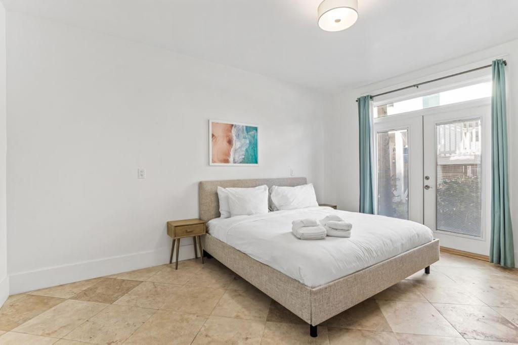2-story Home, Walk To Beach, Hot Tub, Free Wifi, Pets Ok, Community Pool Access