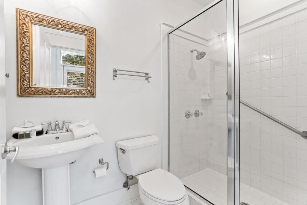 Holiday home 2-story Home, Walk To Beach, Hot Tub, Free Wifi, Pets Ok, Community Pool Access Destin