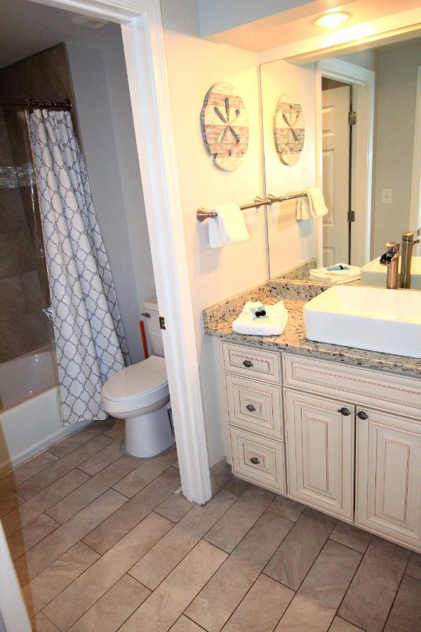 Sleeps 8! Newly Remodeled Beachfront 10th Floor Gulf Views At Westwinds In Sandestin Holiday home Destin