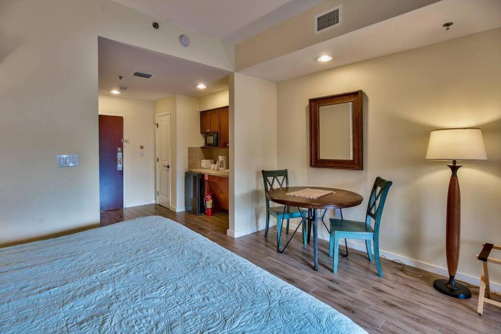 Luau - Sandestin Apartment