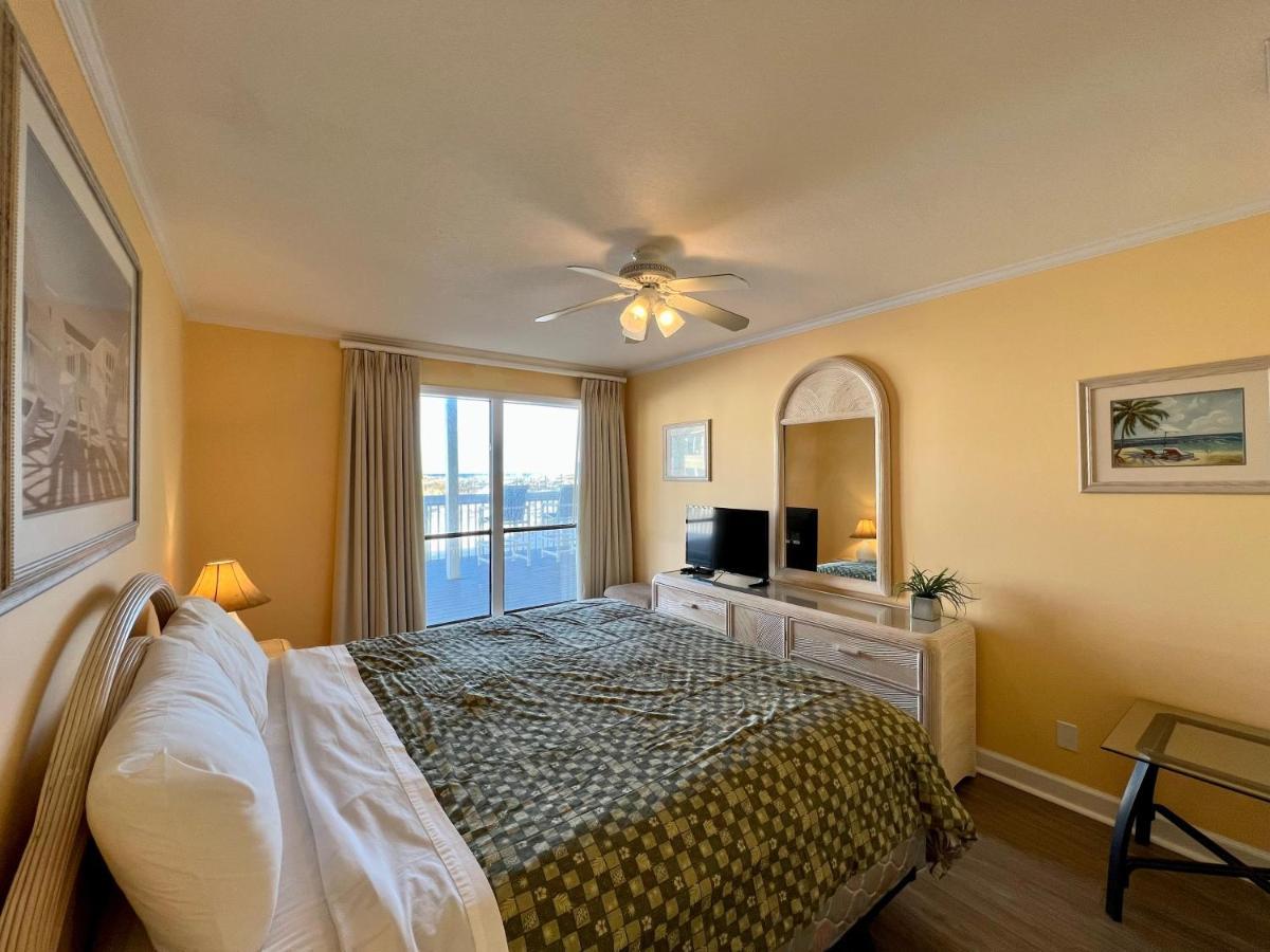 Sandpiper Cove 1117 * Destin