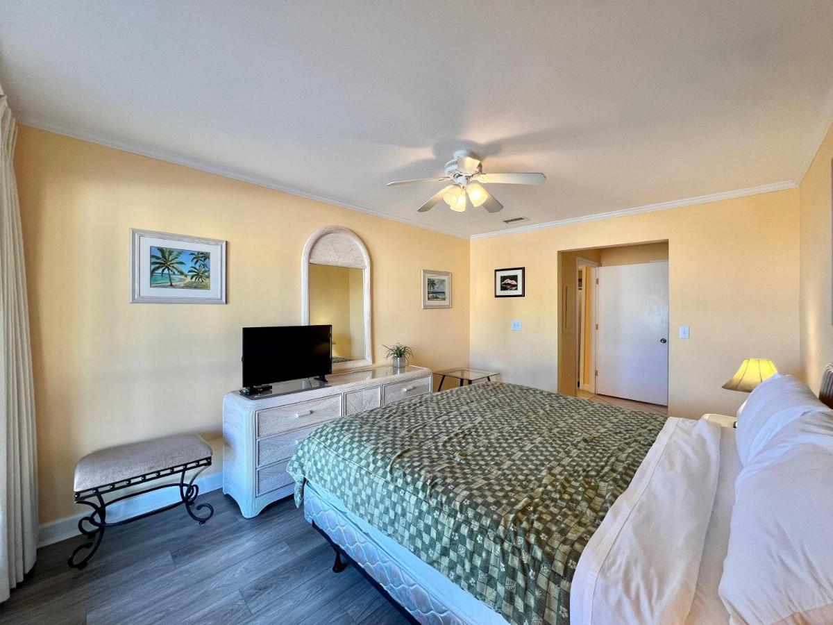 Sandpiper Cove 1117 * Destin