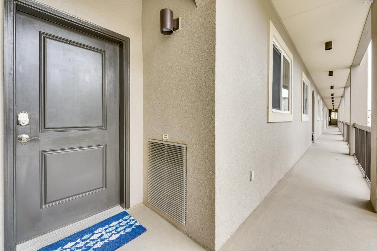 Miramar With Pool - Walk To Beach! Apartment
