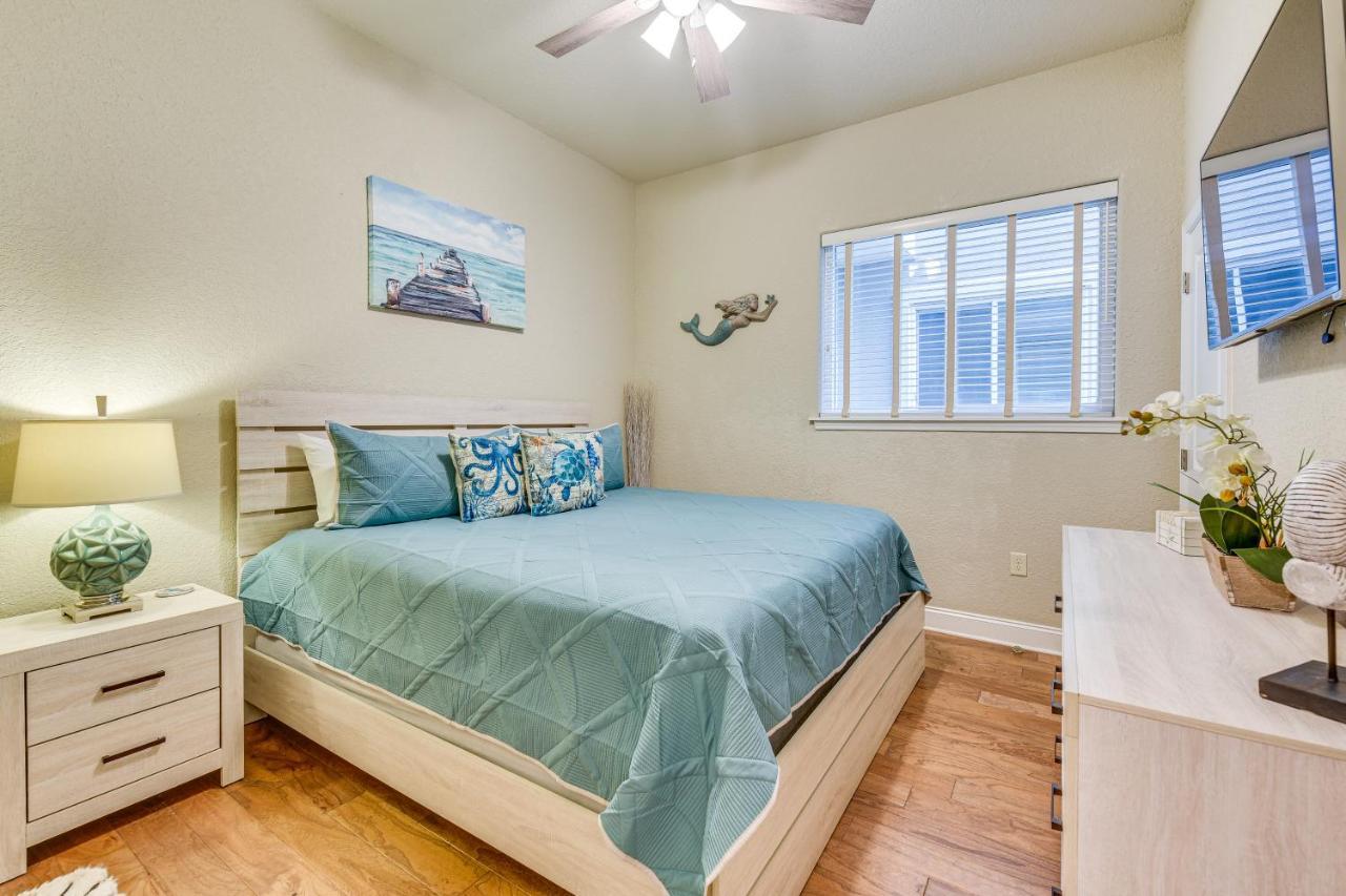 Miramar With Pool - Walk To Beach! *