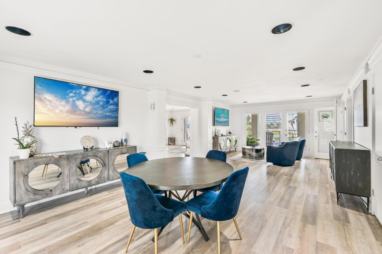 Pelican Pointe At Pointe *