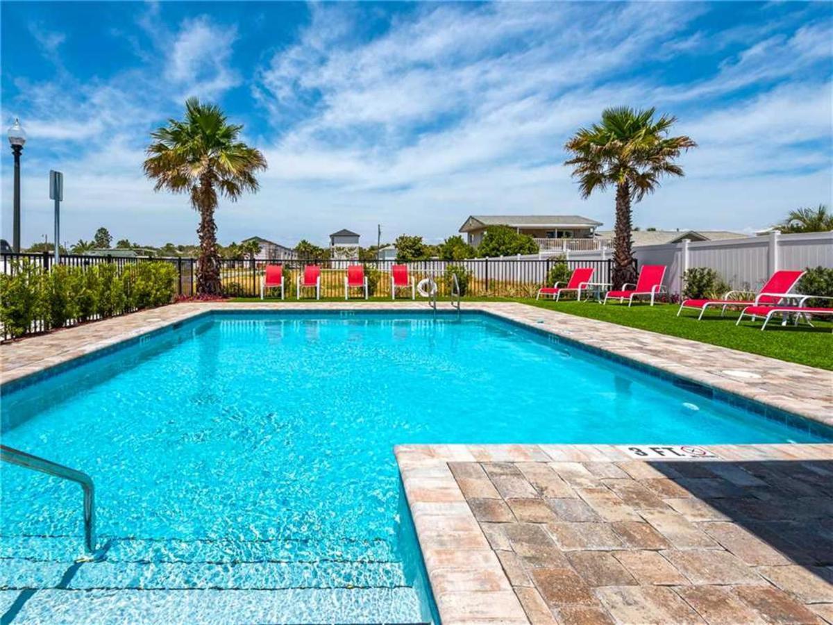 Holiday home Majestic 3-story Near Beach, Free Wi-fi, Community Pool And Bbq Access