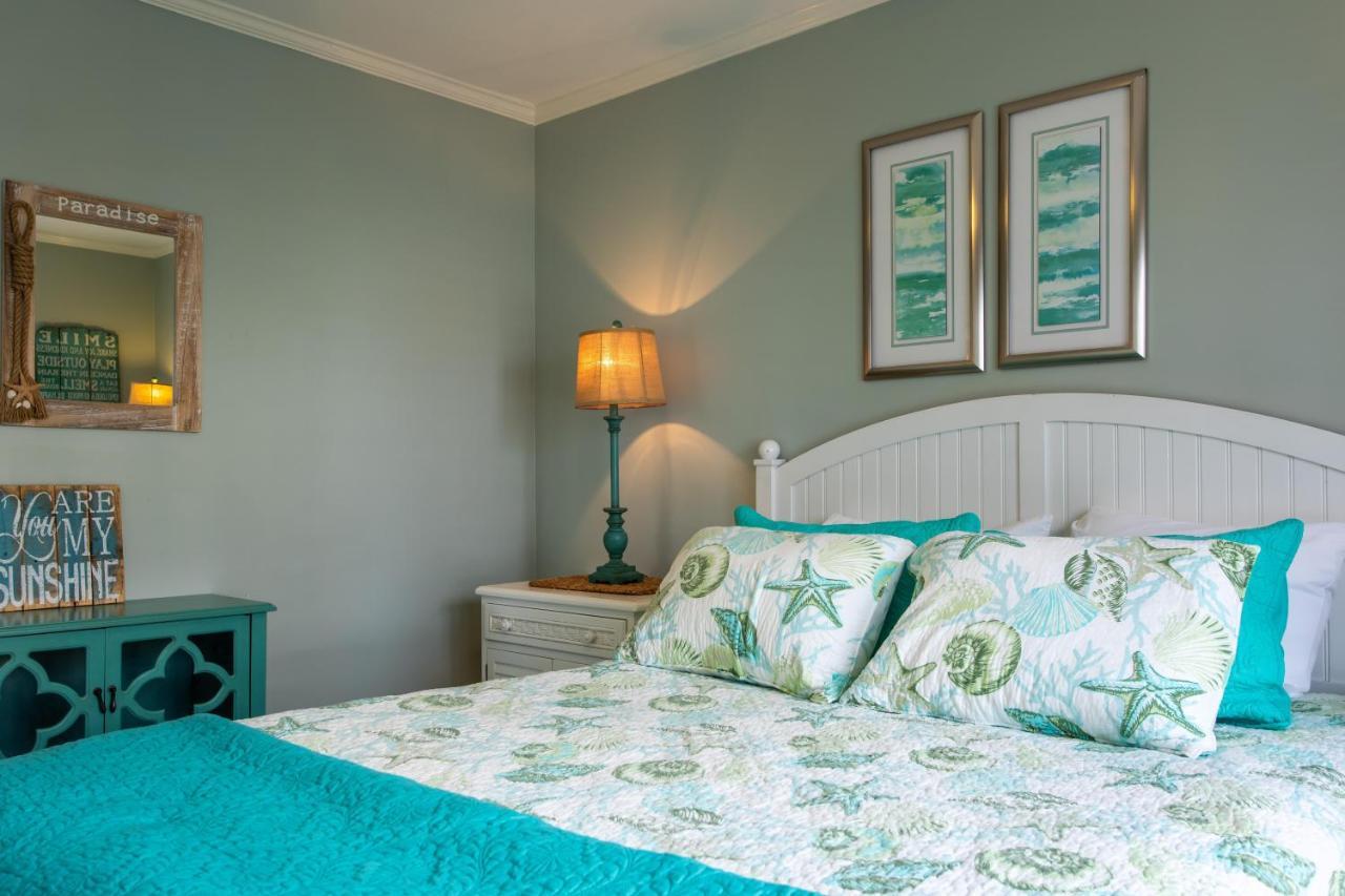 Sandpiper Cove 1230 * Destin