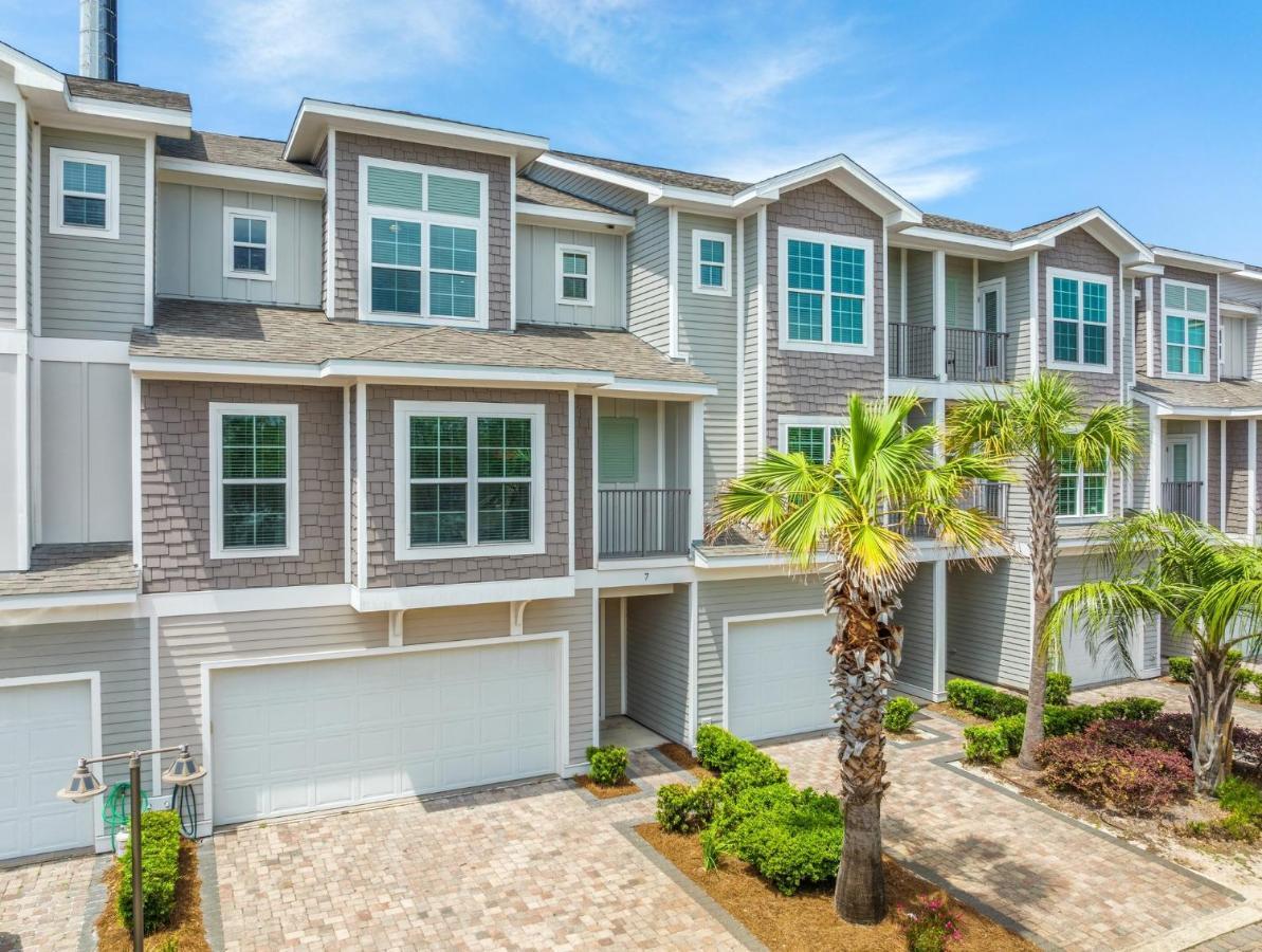 Villa Waterside With Award Winning Design And Pool Destin