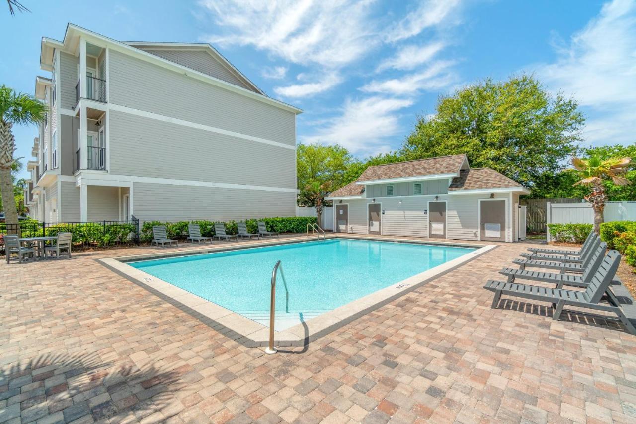 Waterside With Award Winning Design And Pool Destin