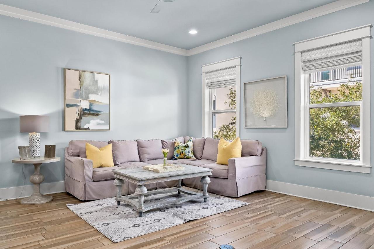 White Coral Chateau With Lsv And Heated Pool Destin