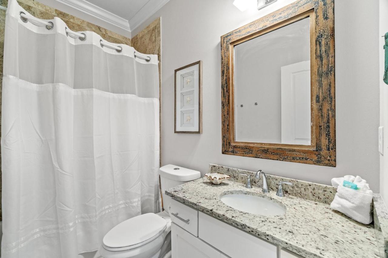 Waterside With Award Winning Design And Pool Destin