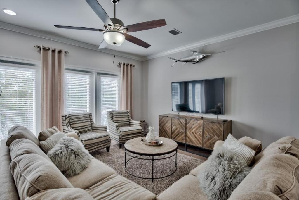 Tusker With Pool And Designer Interior Destin