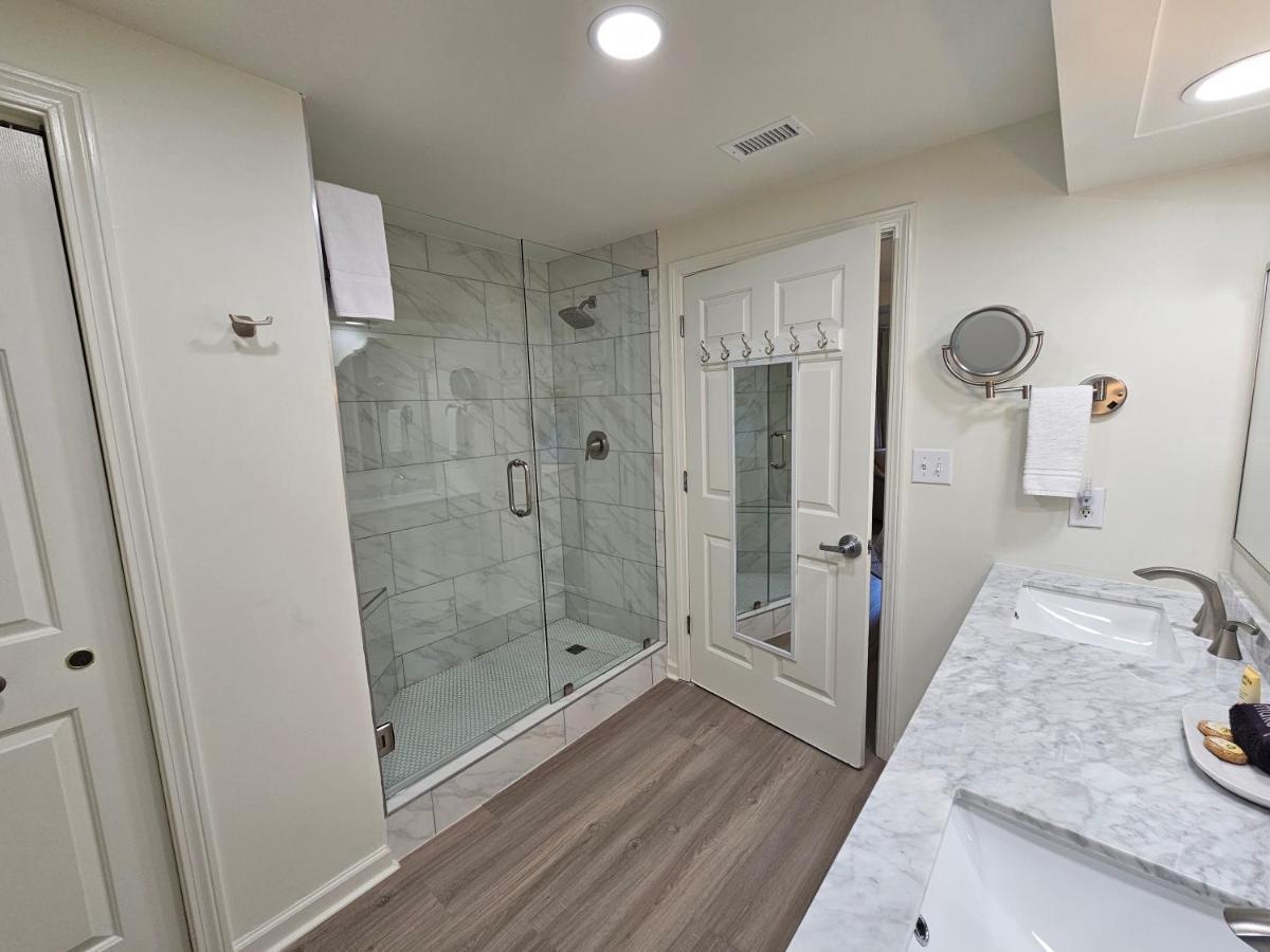 Luxurious Beachfront Stunning 7th Floor Views And Tram At Westwinds In Sandestin Holiday home