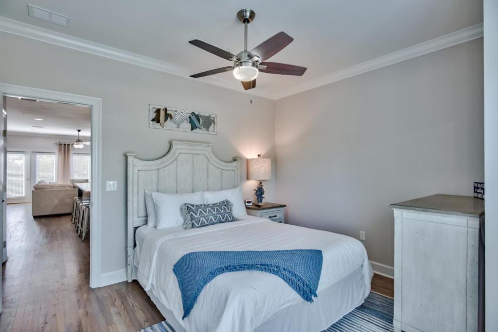 Tusker With Pool And Designer Interior Destin