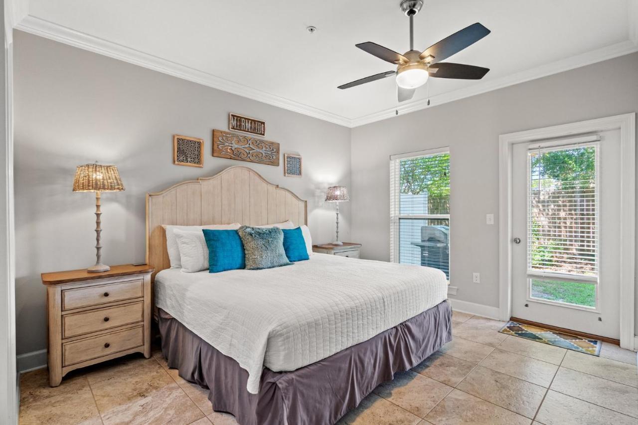 Waterside With Award Winning Design And Pool * Destin