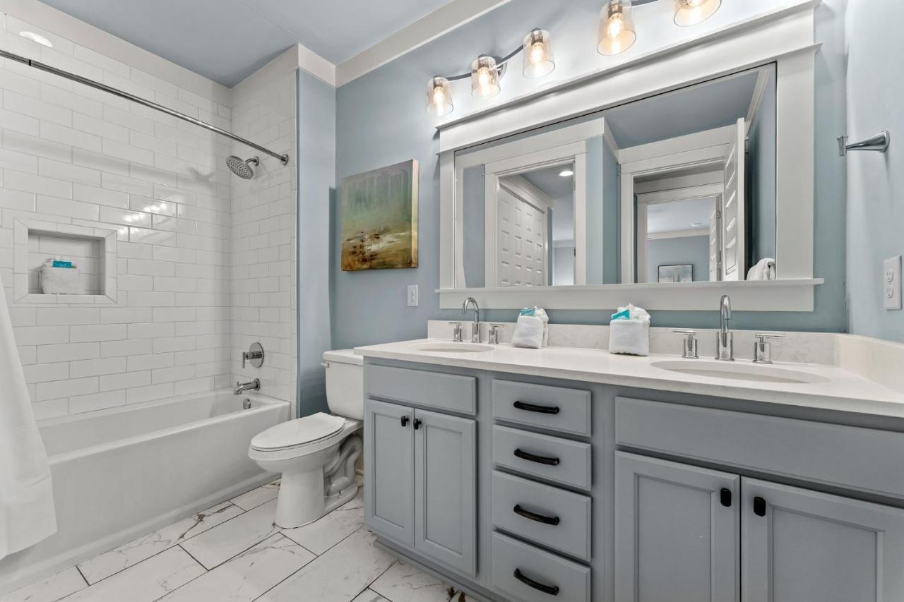 White Coral Chateau With Lsv And Heated Pool Holiday home Destin