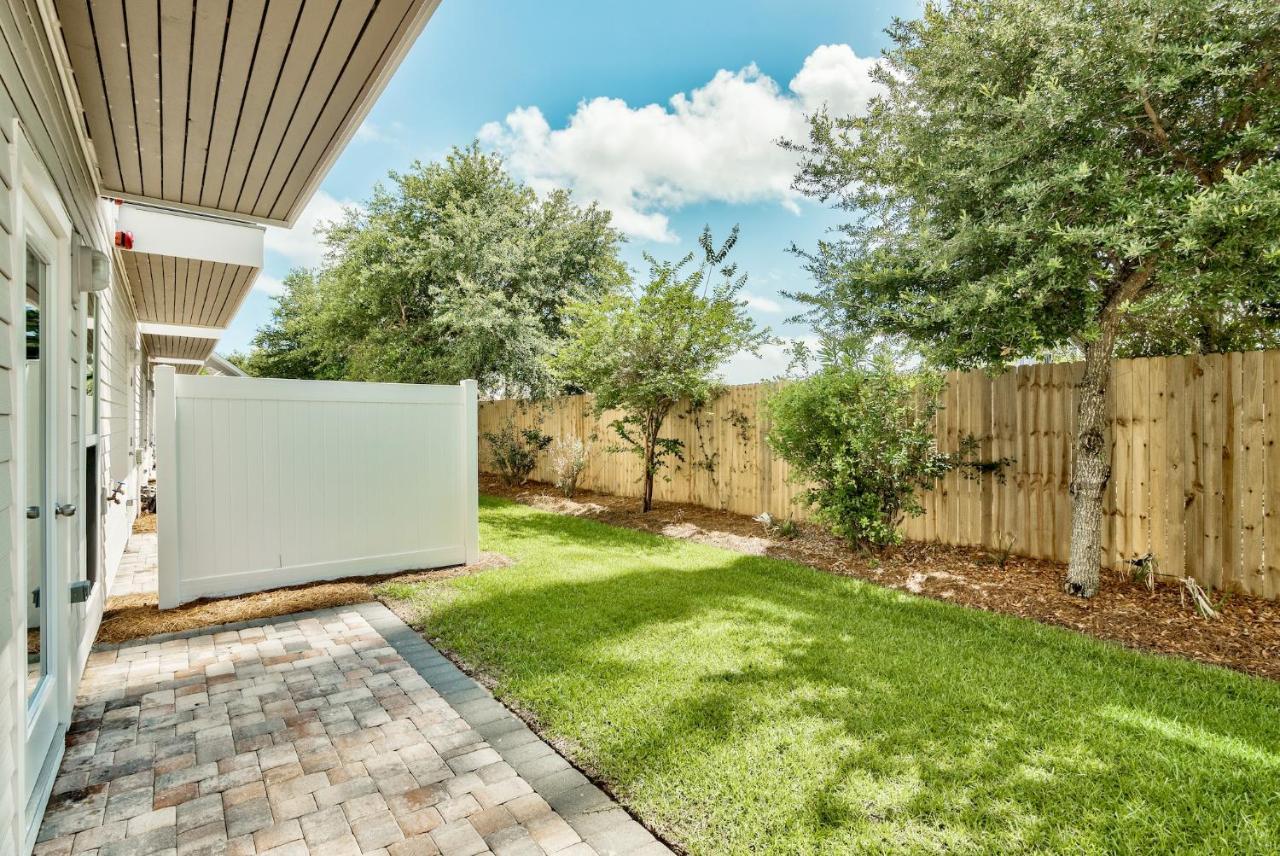 Seaside With Pool And Designer Interior Apartment Destin