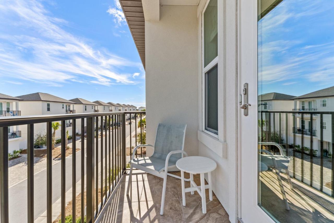 White Coral Chateau With Lsv And Heated Pool Destin